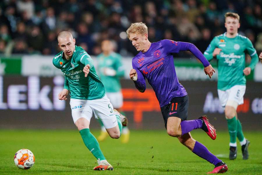 Hjulbenet fra Hjerk var ikke til at håndtere for Viborg, der modtog et hattrick og en delvis assist fra Gustav Isaksen.