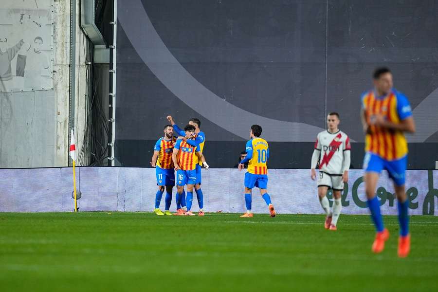 Valencia celebrate Diego Lopez's goal Valencia celebrate Diego Lopez's goal