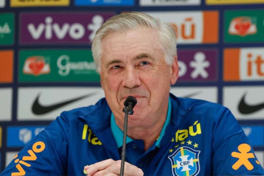 Carlo Ancelotti em conferência de imprensa
