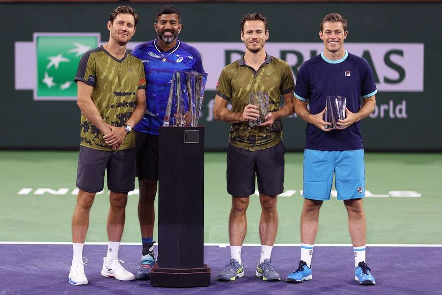 De vier finalisten bij de prijsuitreiking van links naar rechts: Ebden, Bopanna, Koolhof, Skupski