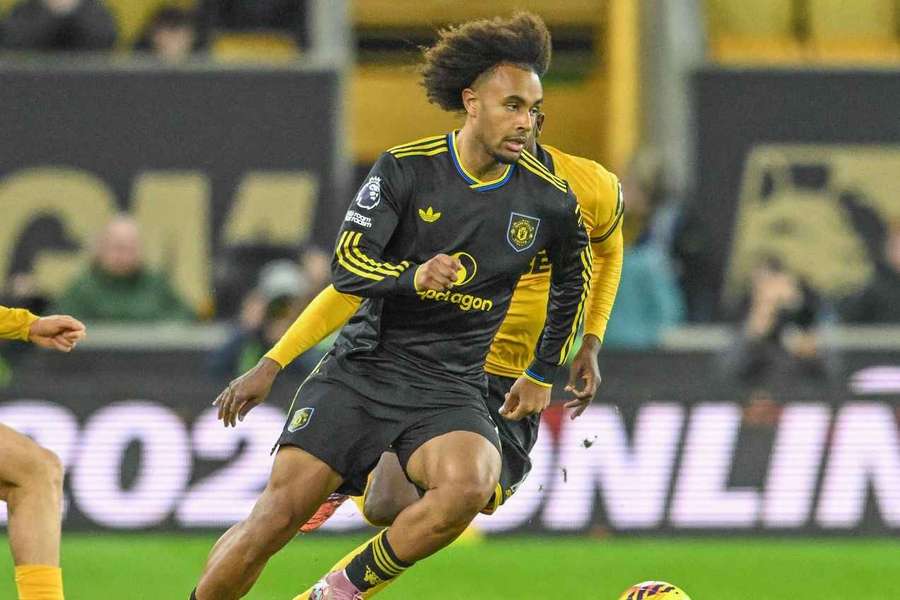 Zirkzee ao serviço do Manchester United Zirkzee ao serviço do Manchester United