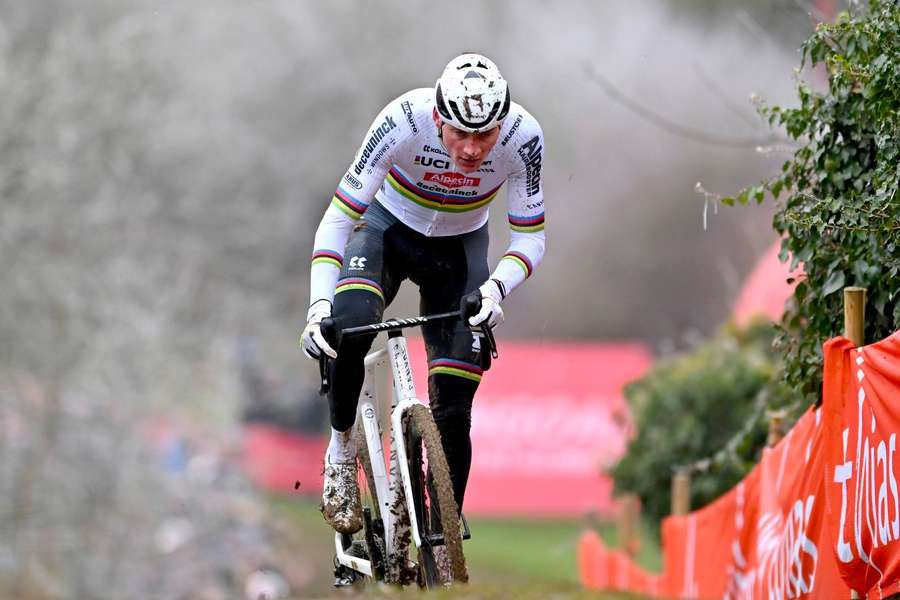 Van der Poel causará baja en el ciclocrós de Baal.