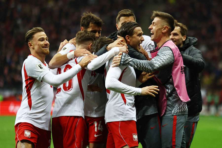 Piotr Zielinski netted in the 73rd minute to send Poland through