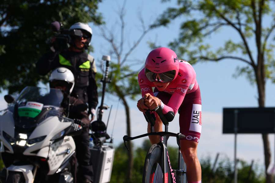 Pogacar zieht beim Giro weiter einsame Kreise an der Spitze