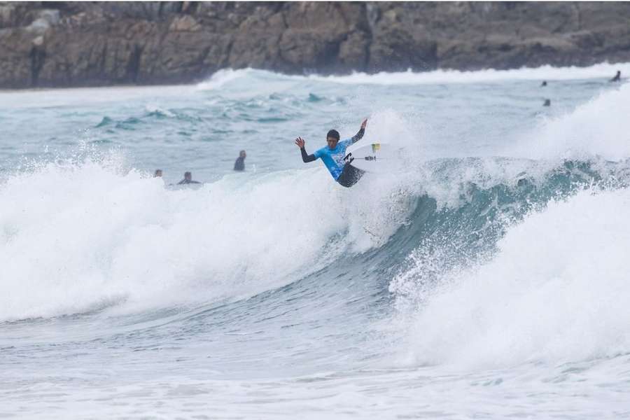 Portugueses em ação em Santa Cruz