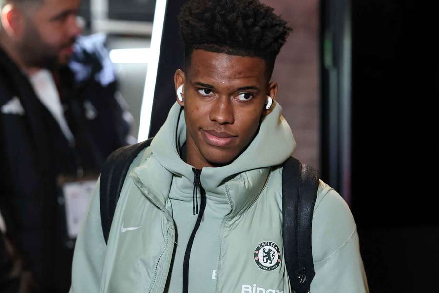 Rosenior explains Estevao absence for Chelsea win