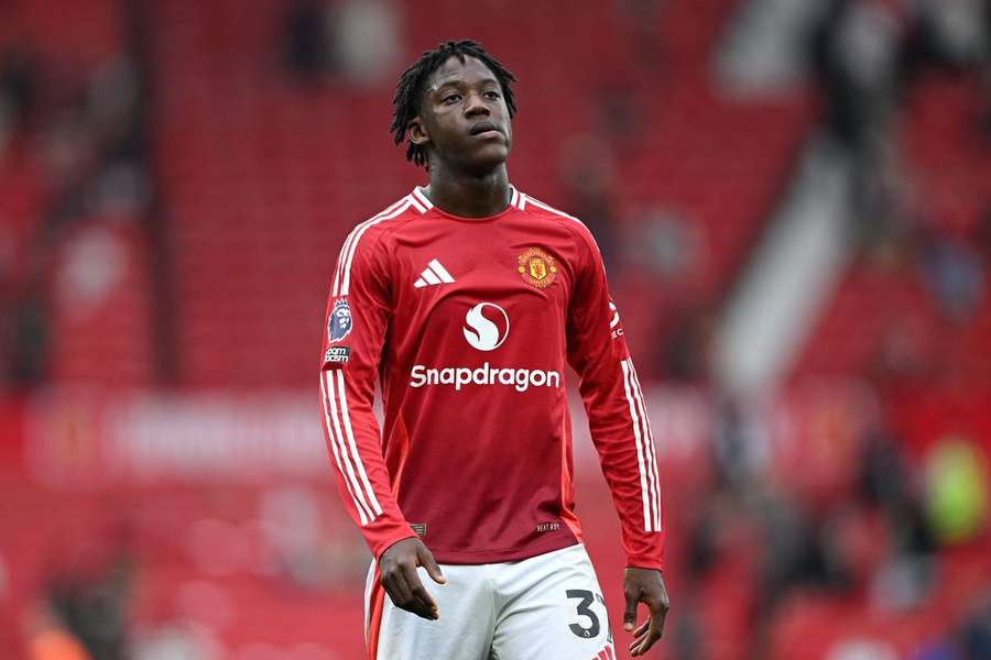 Kobbie Mainoo joga pelo Manchester United