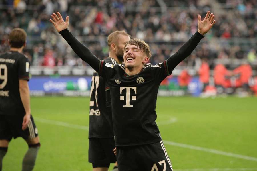 Lennart Karl skóroval ve dvou zápasech v řadě. Lennart Karl skóroval ve dvou zápasech v řadě.