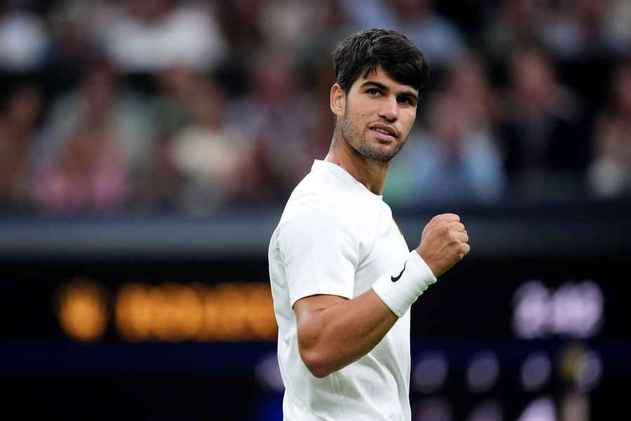 Carlos Alcaraz gewinnt in genialer Manier.