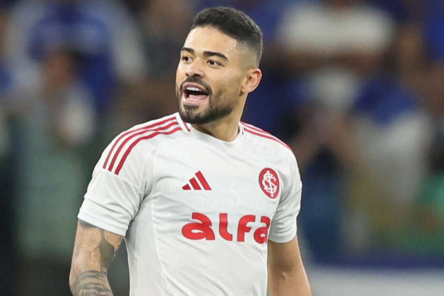 Bruno Tabata jogará no Oriente Médio novamente Bruno Tabata jogará no Oriente Médio novamente