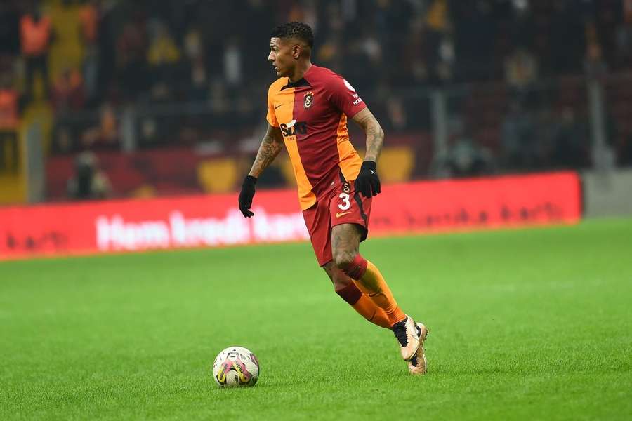 Patrick van Aanholt gaat Galatasaray hoogstwaarschijnlijk verlaten voor een overstap naar PSV