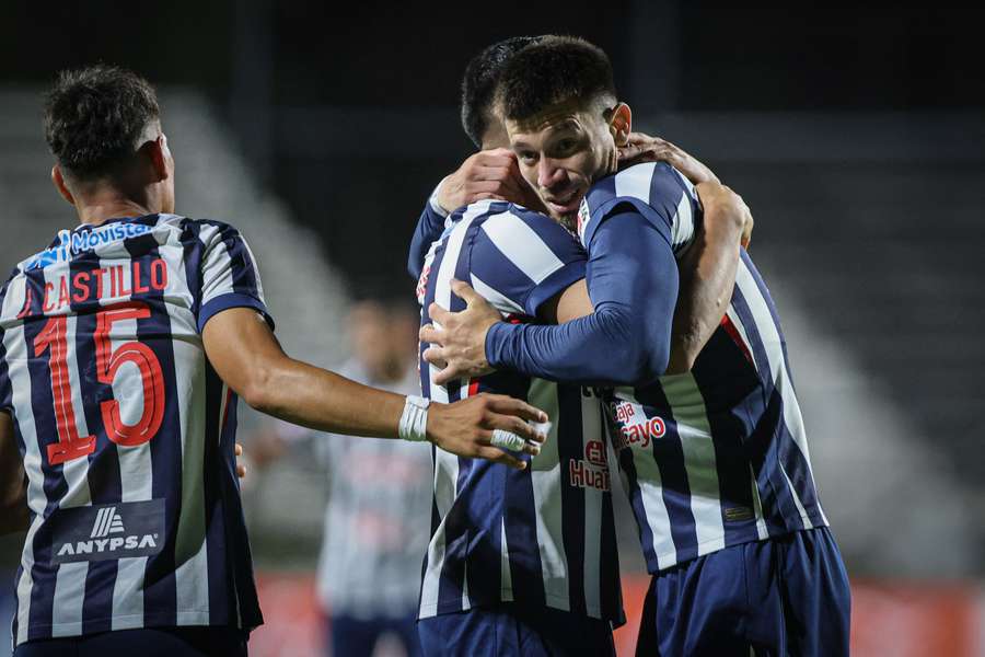 Alianza Lima perdonó y perdió ante 2 de Mayo en su debut en la Libertadores 