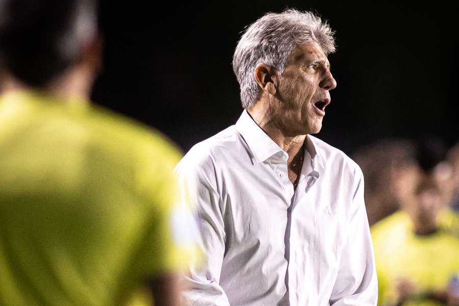 Renato Gaúcho vinha enfrentando problemas com o elenco Renato Gaúcho vinha enfrentando problemas com o elenco