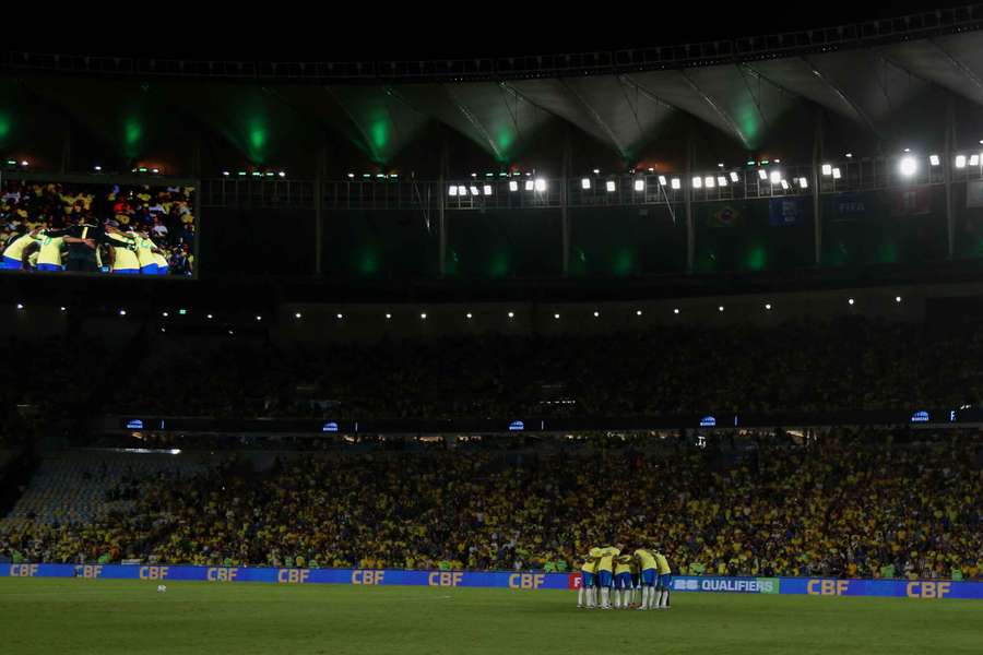 Seleção se despede da torcida no Maracanã, estádio que um dia foi sua casa Seleção se despede da torcida no Maracanã, estádio que um dia foi sua casa