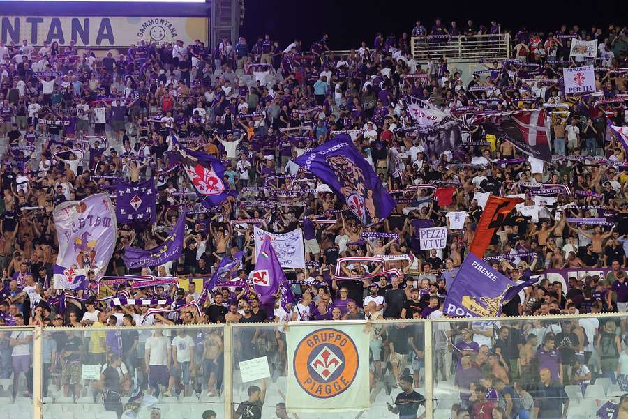 Spicchio di tifosi viola