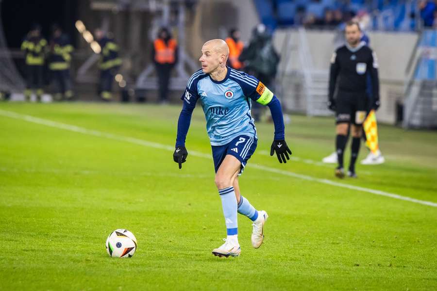 Kapitán belasých si v derby nezahrá.
