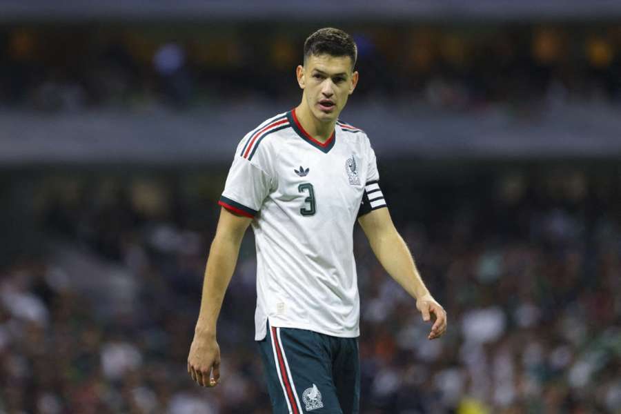 César Montes sale lesionado en Rusia y enciende las alarmas en el Tri