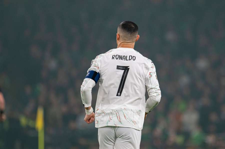 Superstar CR7 sah seinen ersten Platzverweis im Portugal-Trikot Superstar CR7 sah seinen ersten Platzverweis im Portugal-Trikot