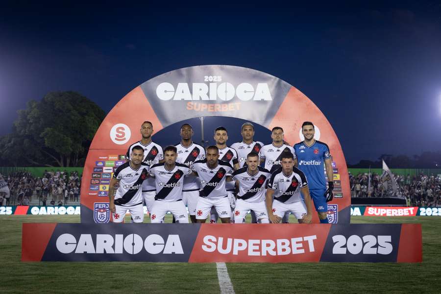 Jogadores do Vasco posam para foto antes do duelo com o Boavista