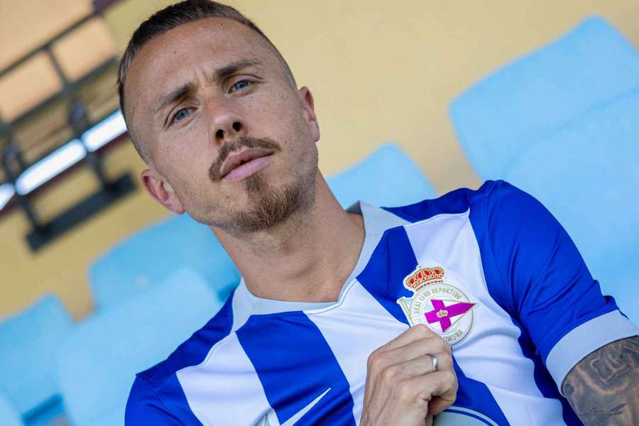 Angeliño, con la camiseta del Deportivo Angeliño, con la camiseta del Deportivo