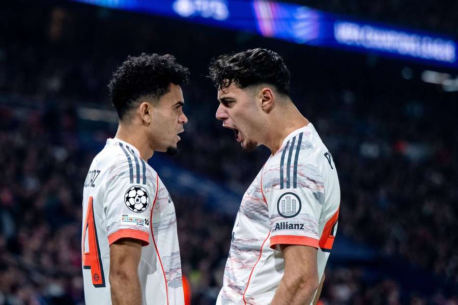 Luis Diaz (l.) und Aleksandar Pavlovic (r.) Luis Diaz (l.) und Aleksandar Pavlovic (r.)