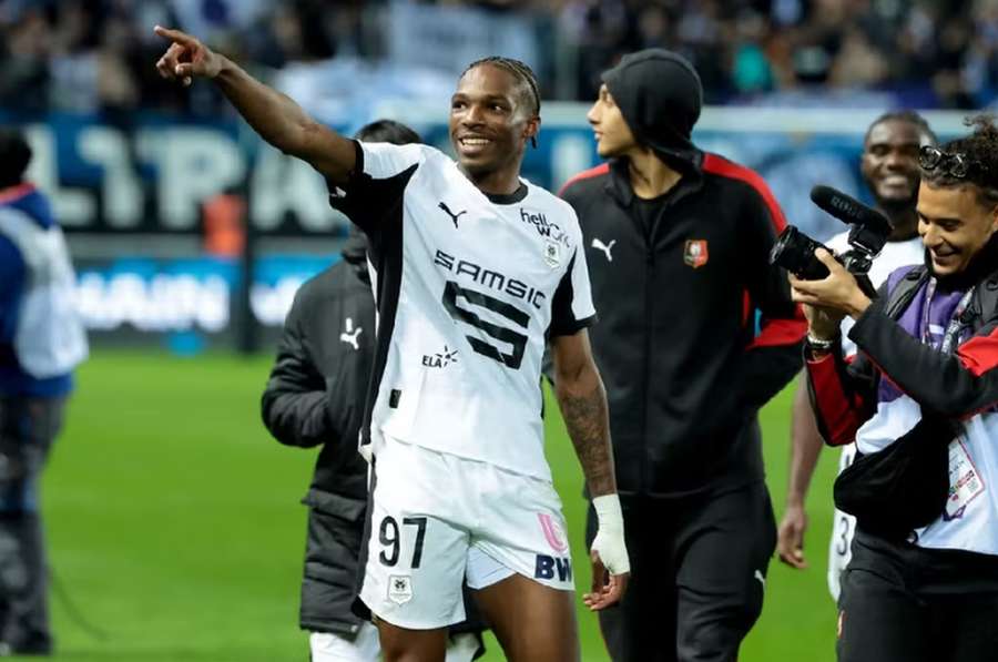 Stoper Jérémy Jacquet je na trhu žádaným zbožím.