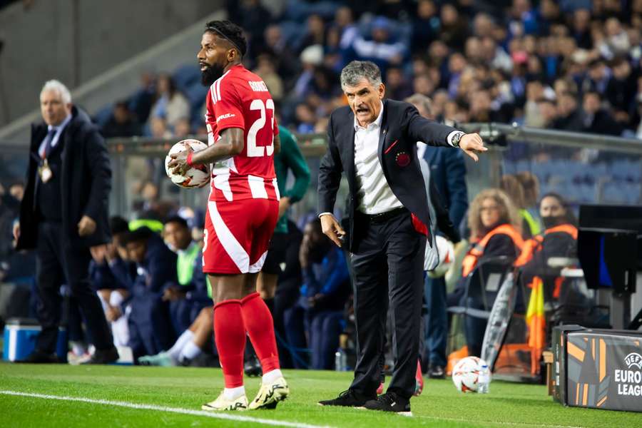 El Olympiacos de Mendilibar pasa directo a los octavos de la Europa League 
