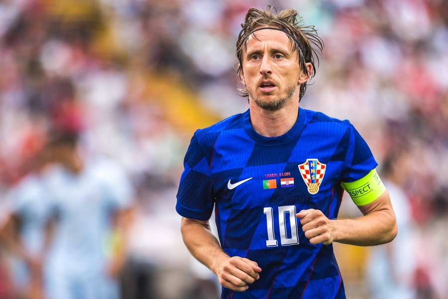 Luka Modrić is een teamgenoot van drie spelers van tegenstander Spanje