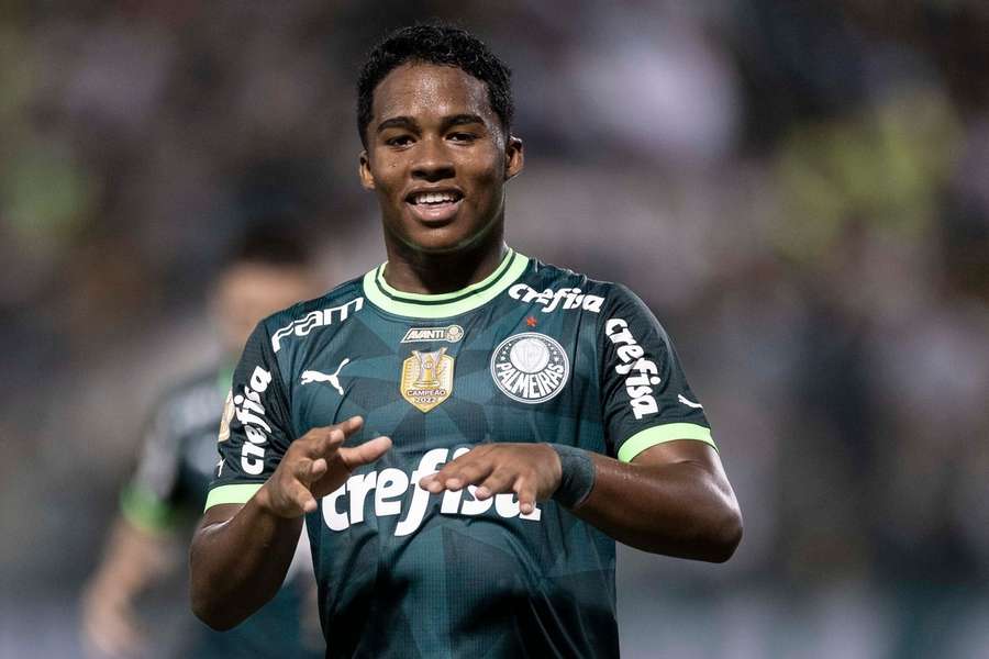 Endrick celebra un gol con el Palmeiras.
