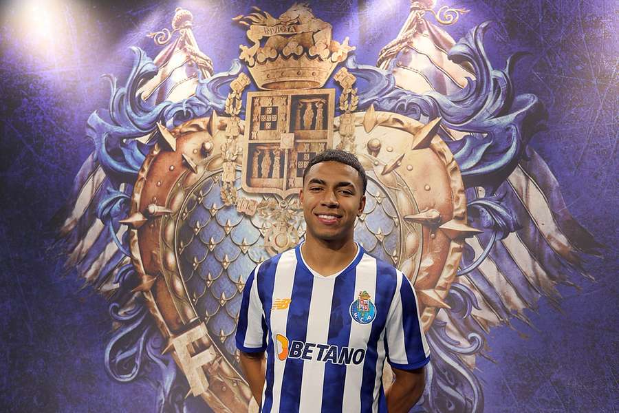 Kaio Henrique deixa o FC Porto a título definitivo Kaio Henrique deixa o FC Porto a título definitivo