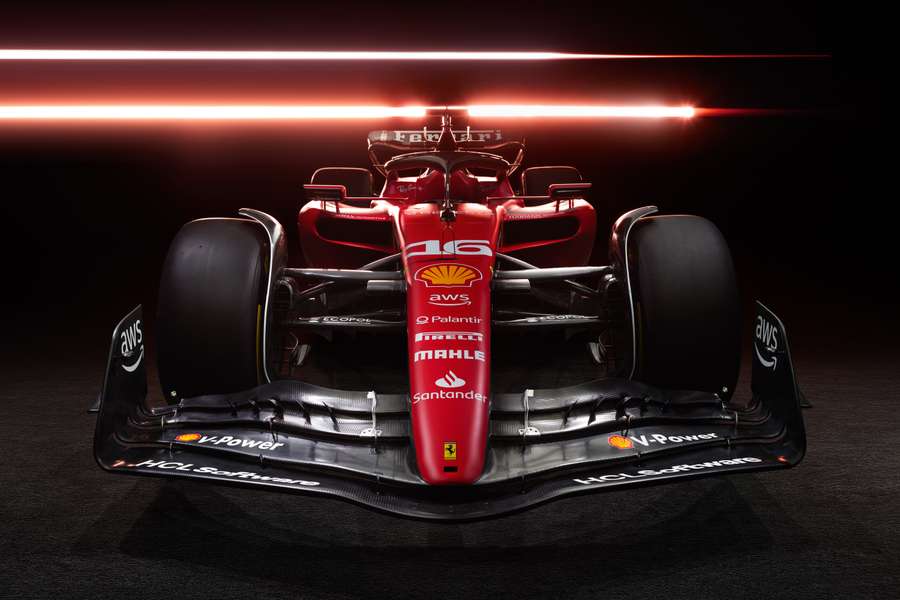 La nuova Ferrari SF-23