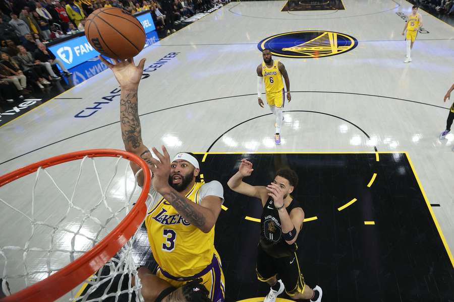 Que jogaço de Davis contra os campeões da NBA no Chase Center