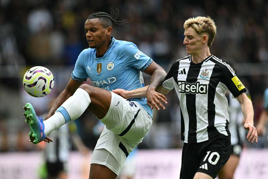 Newcastle e Manchester City fizeram um jogo disputado neste sábado