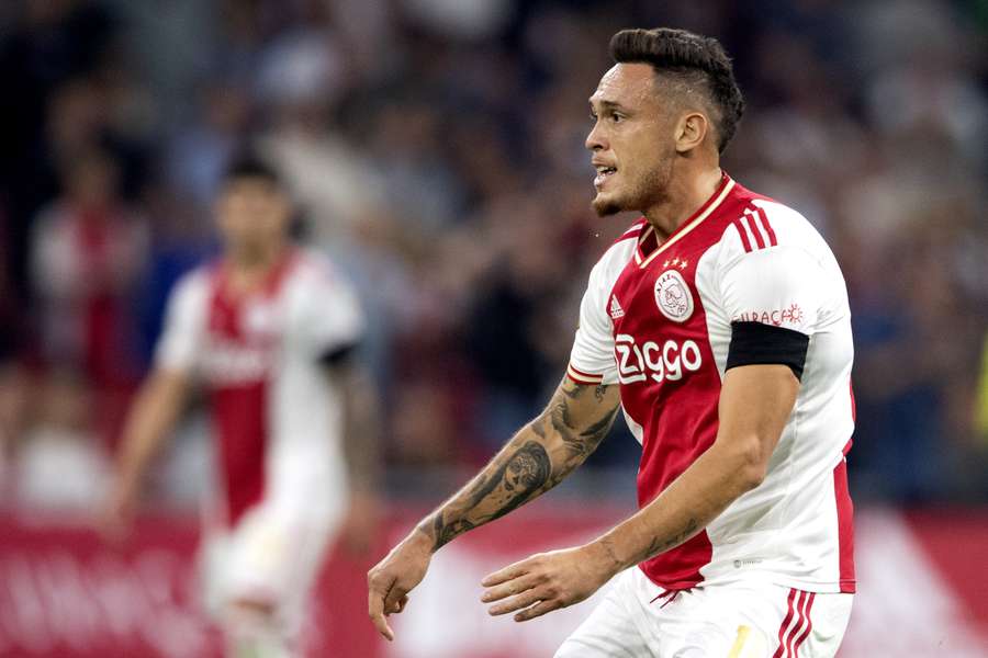 Lucas Ocampos na afloop van de wedstrijd tussen Ajax en sc Heerenveen in de Johan Cruijff ArenA op 10 september 2022