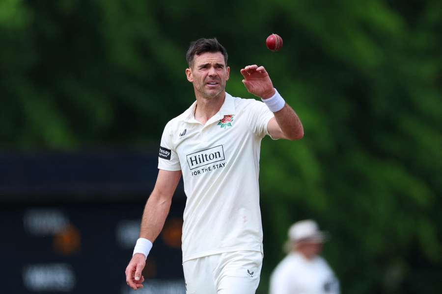 James Anderson says he remains "as hungry as ever" to perform for Lancashire