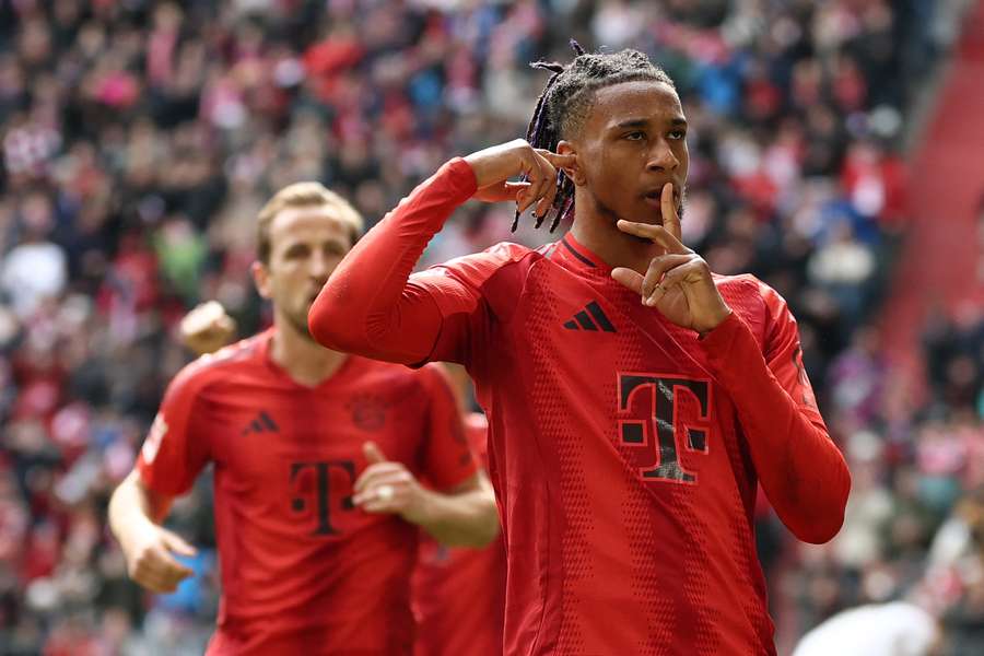 Michael Olise fez um dos gols da vitória do Bayern de Munique