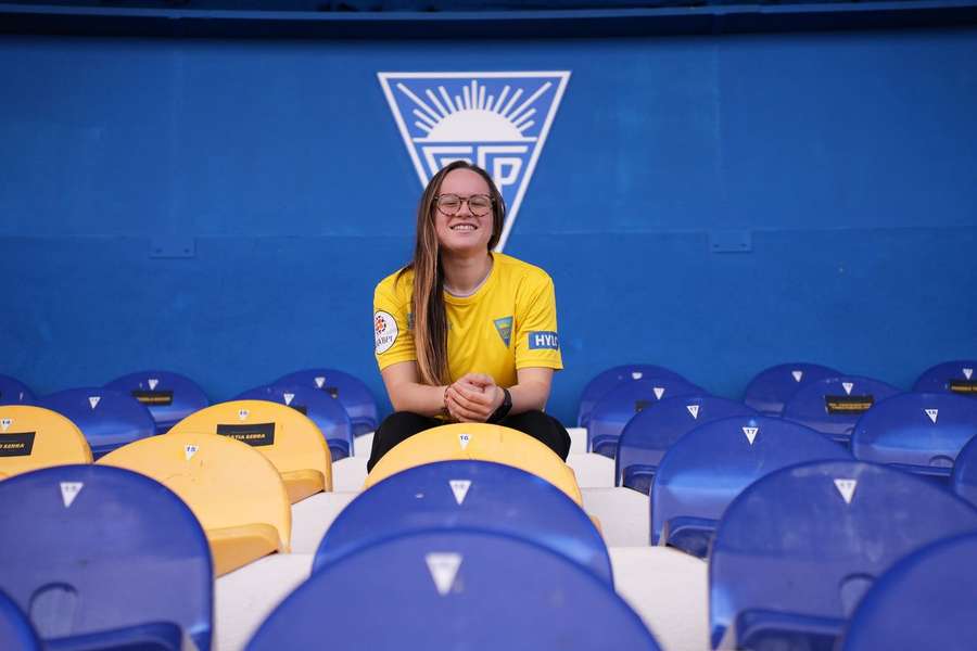 Maria Malta oficializada pelo Estoril