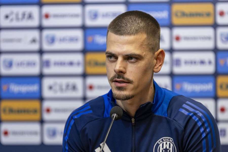 Jan Kliment na tiskové konferenci.