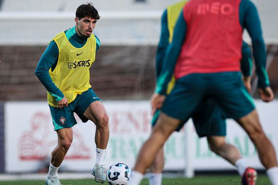 Pedro Neto tinha sido titular frente à Polónia