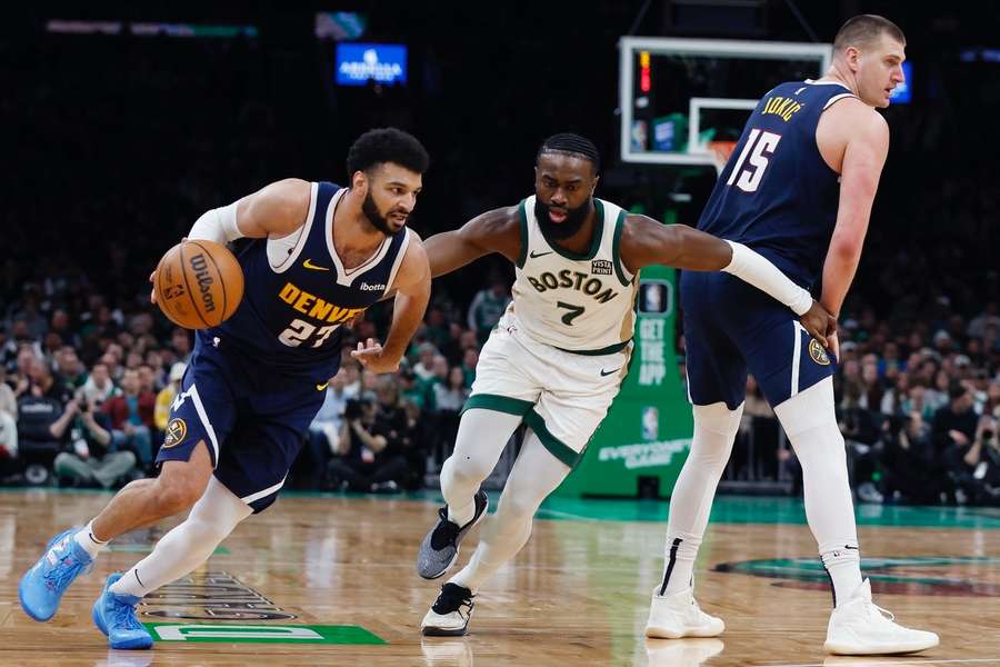 In den Vereinigten Arabischen Emiraten (VAE) treten die Denver Nuggets zu zwei Duellen gegen die Boston Celtics an.