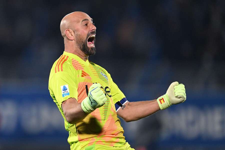 Pepe Reina hat das Ende seiner über zwanzigjährigen Karriere bekanntgegeben.