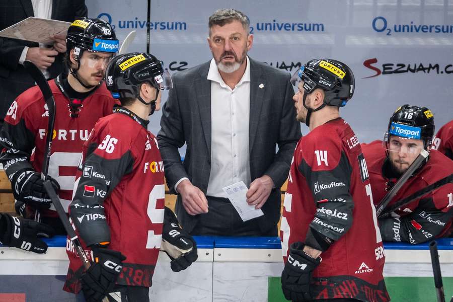 Spartě se krátí čas. Konec sezony hrozí i kvůli tristním přesilovkám. Nepomohl ani Klepiš