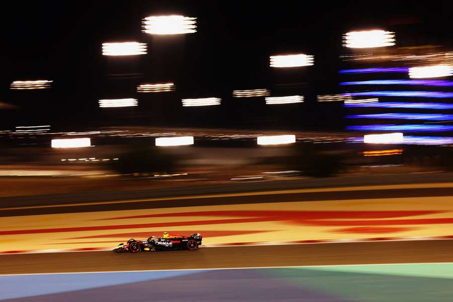 Un ritratto del Bahrain International Circuit - Il circuito offre un'atmosfera unica grazie alla sua illuminazione.