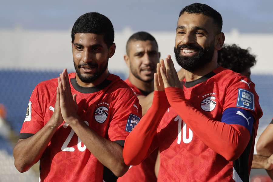 Mo Salah și Adal celebrează marcarea unui gol