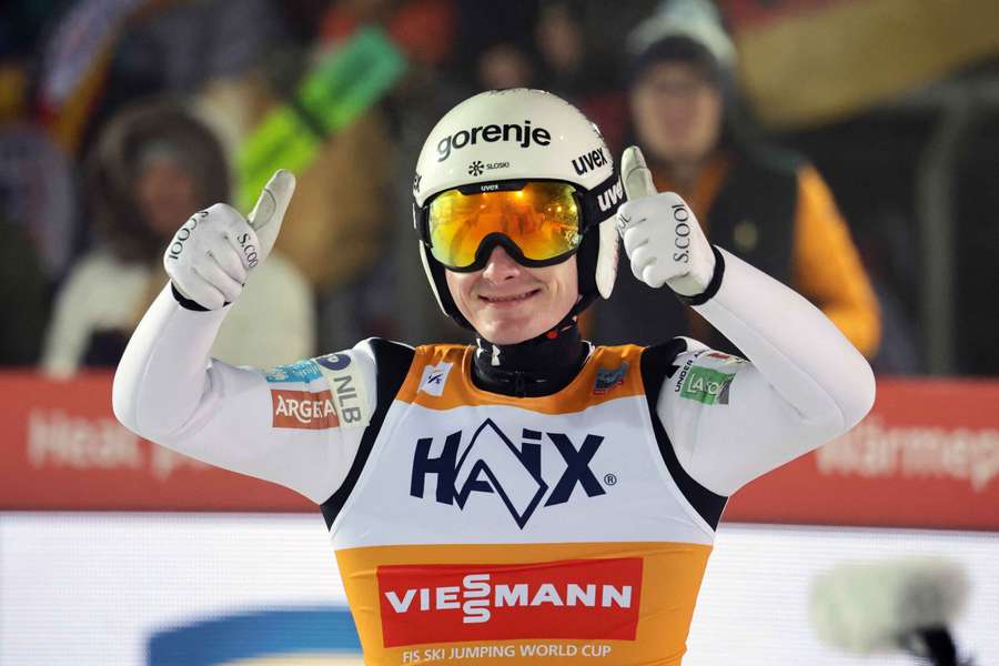 Domen Prevc ist bei der Vierschanzentournee 2025/26 der Top-Favorit