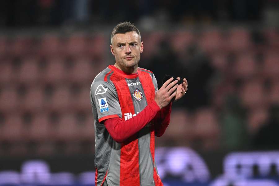 Ex-Leicester City teammate reveals talks with Jamie Vardy over English football return 