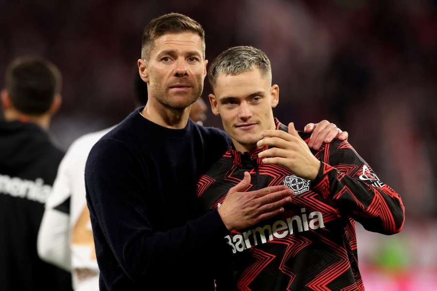 Xabi Alonso e Florian Wirtz são fundamentais para o futuro desportivo do Bayer Leverkusen