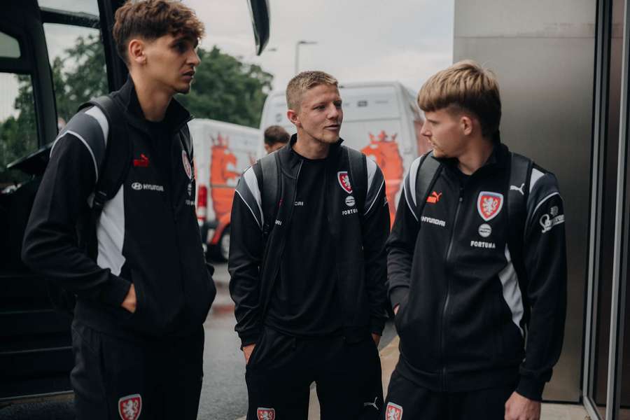 Čeští fotbalisté odcestovali na soustředění do rakouského Schladmingu.