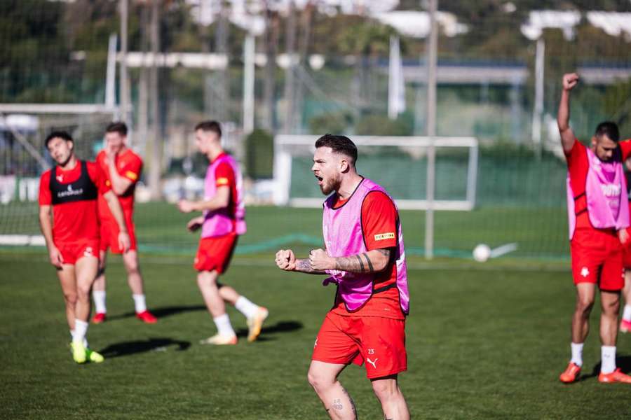 Slavii se na soustředění zranil Kušej, kvůli problému se svalem bude mimo hru až čtyři týdny