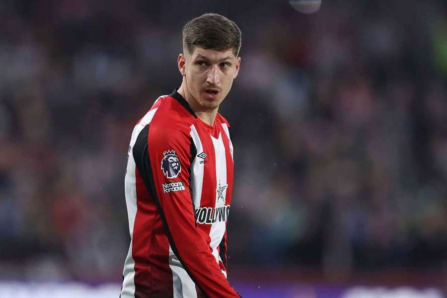 Bosnia îl naturalizează pe Vitaly Janelt, mijlocașul german de la Brentford